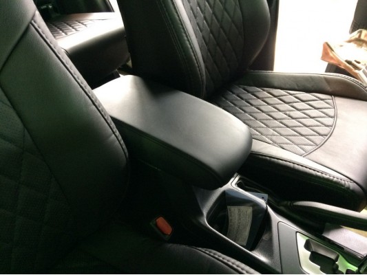 Авточехлы на Toyota RAV 4 CA40